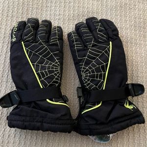 Boys M Spyder ski gloves. Worn on thumbs but still good condition.